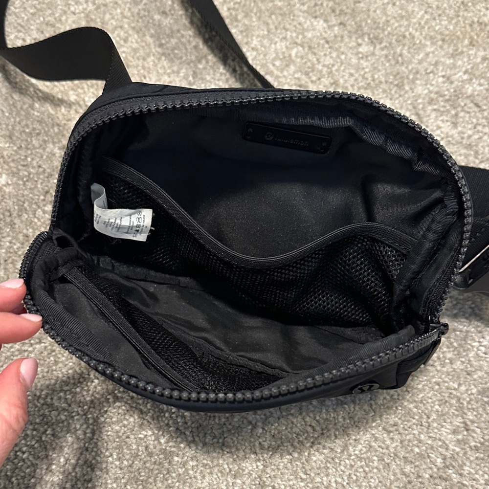 Lululemon Athletica Black Belt Bag - Picture 3 of 4